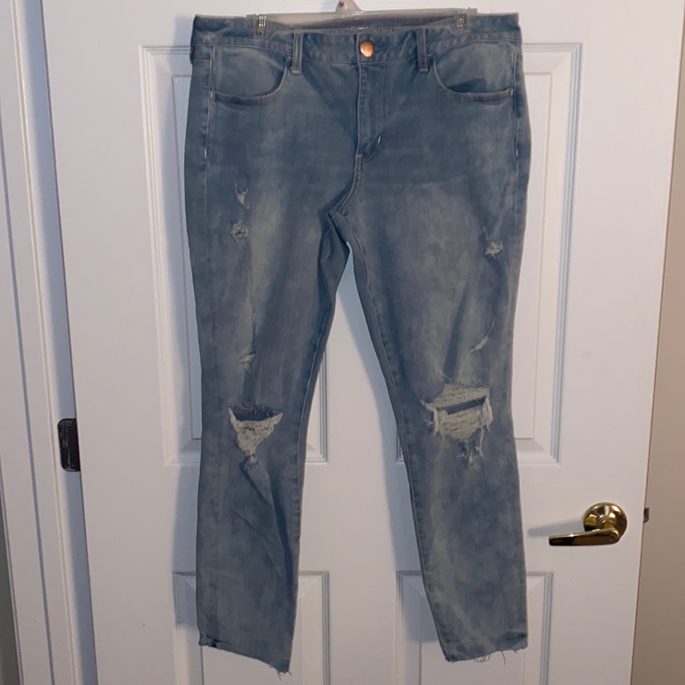 Women’s American Eagle Light wash jeans